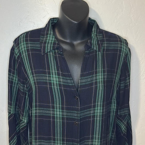 Cabi navy & green plaid long sleeve button up top M - Picture 5 of 10